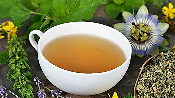 خواص دمنوش گل ساعتی در طب سنتی برای لاغری و مضرات آن