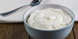 خواص ماست یونانی در طب سنتی برای لاغری و مضرات آن