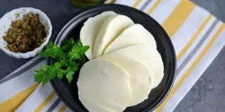 خواص پنیر موزارلا در طب سنتی برای لاغری و مضرات آن