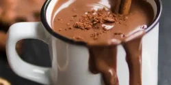 خواص شکلات داغ در طب سنتی برای لاغری و مضرات آن