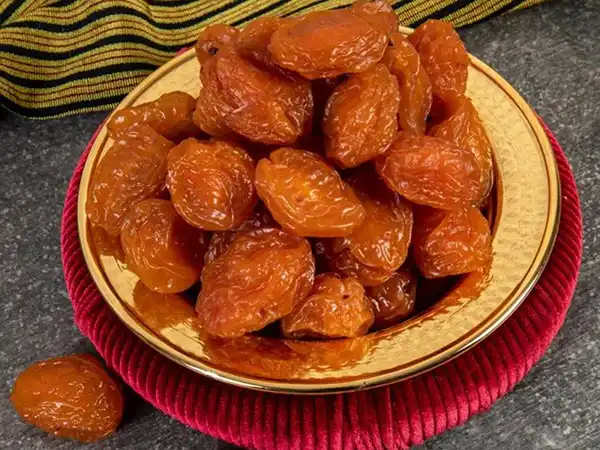 خواص آلو بخارا در طب سنتی برای لاغری و مضرات آن