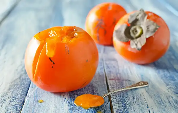 خواص خرمالو در طب سنتی برای لاغری و مضرات آن